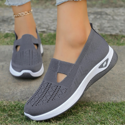 StepEase Cloud — Orthopedic Comfort Trainers